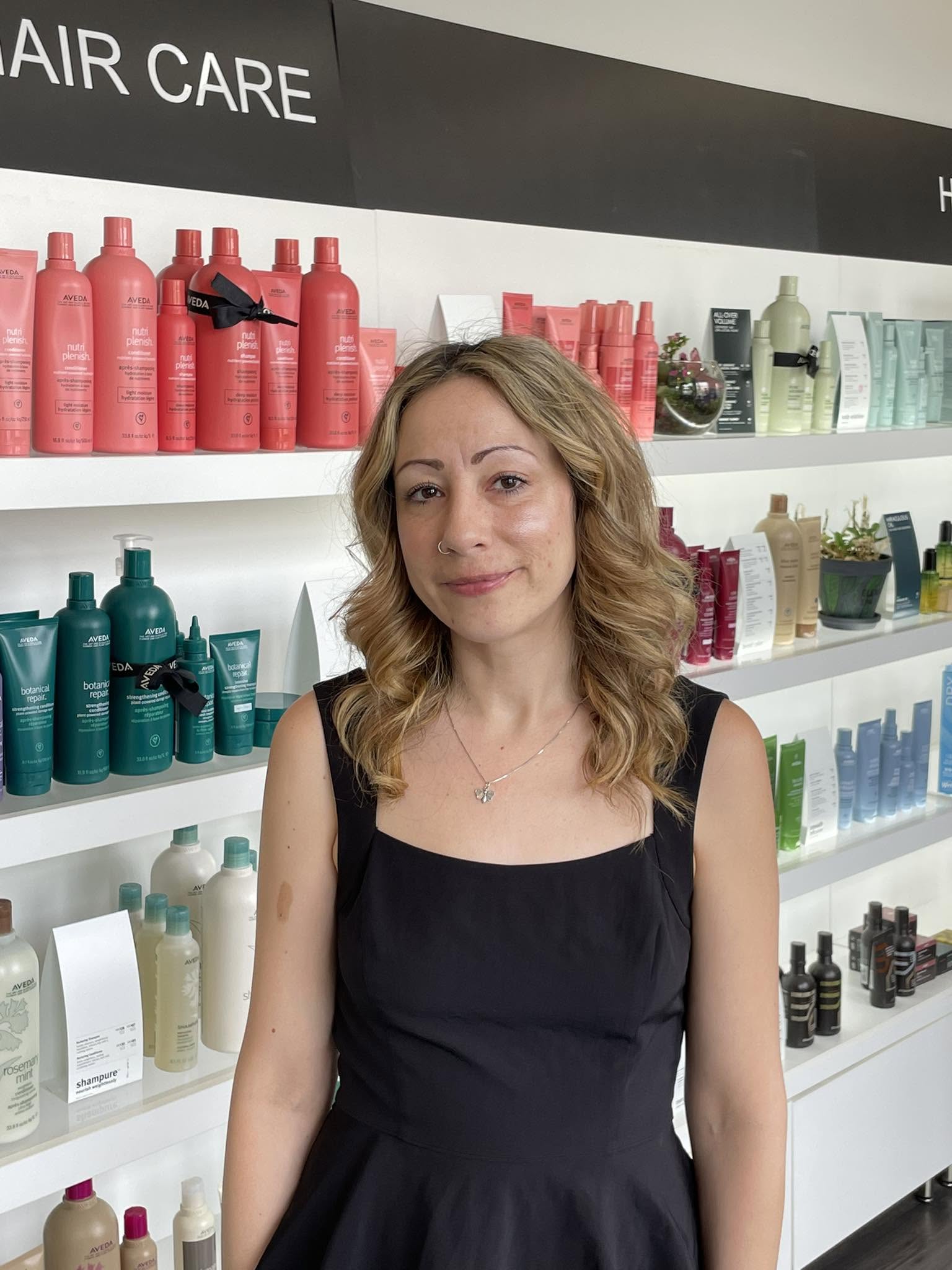Jessica Geneau - Aveda Stylist/Colourist 